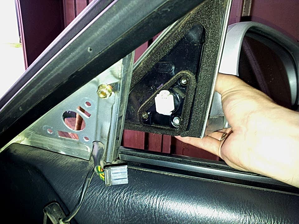 Ремонт бокового зеркала Ремонт бокового зеркала